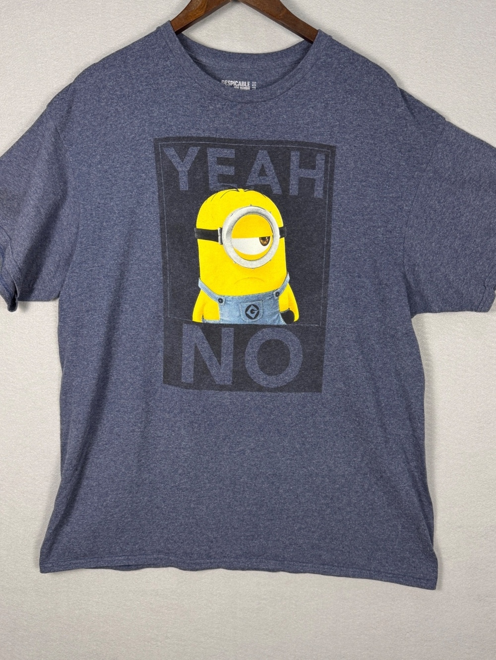 Despicable Me Men's XL Graphic T-Shirt Minion Funny Blue